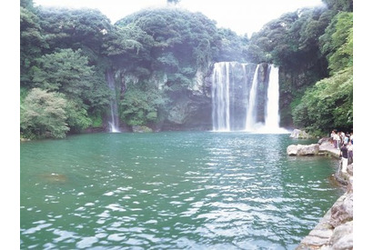 夏の旅行に必見／済州島でゼッタイ見るべき「2つの壮大な瀑布」 画像