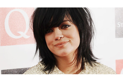 リリー・アレン、セレブの間で流行っているエクササイズは出産より大変！ 画像