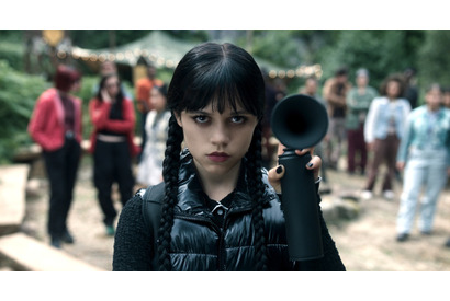 「ウェンズデー」S2、親友に危機が迫る!? “アダムス・ファミリー”大集結の予告編＆場面写真 画像