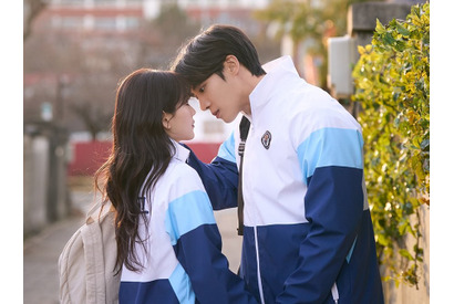 Prime Video『巫女と彦星』チュ・ヨンウ×チョ・イヒョン、魂を揺さぶるキス1秒前の距離 画像