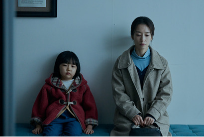 娘の不可解な行動が母親の日常を崩壊させていく…『侵蝕』場面写真 画像