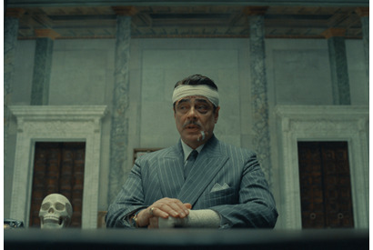 疎遠だった父娘の気まずい？再会シーン『ザ・ザ・コルダのフェニキア計画』本編映像 画像