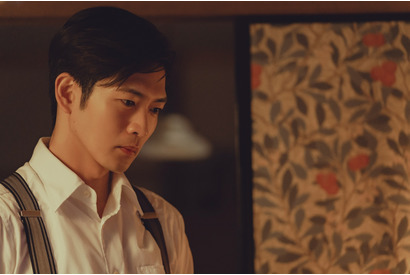 松下洸平“二郎”、戦争で深い傷を負いながらも懸命に生きる…『遠い山なみの光』場面写真 画像