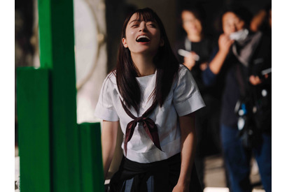 橋本環奈＆眞栄田郷敦『カラダ探し THE LAST NIGHT』撮影裏の笑顔公開 画像