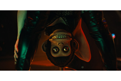 主演テオ・ジェームズがユニークなデッドシーン語る『THE MONKEY／ザ・モンキー』特別映像 画像