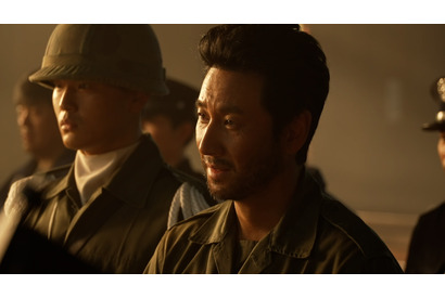 「イ・ソンギュンは200%以上役を演じ切った」監督らが語る『大統領暗殺裁判』メイキング映像 画像