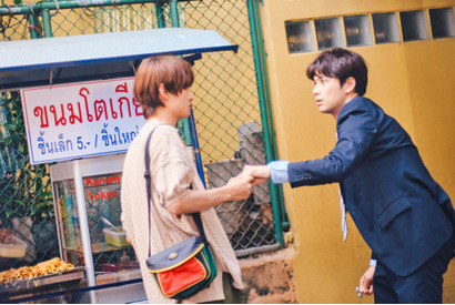 森崎ウィン＆向井康二『（LOVE SONG）』“両片思い”の2人がバンコクで運命の再会…場面写真解禁 画像