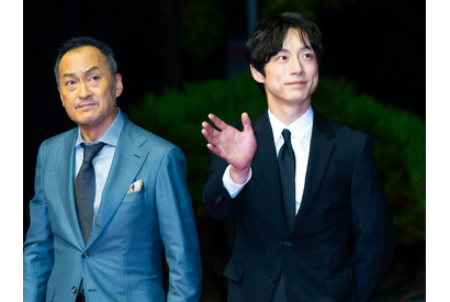 坂口健太郎、釜山に電撃登場。韓国メディアも心配する「ある変化」【PHOTO】 画像