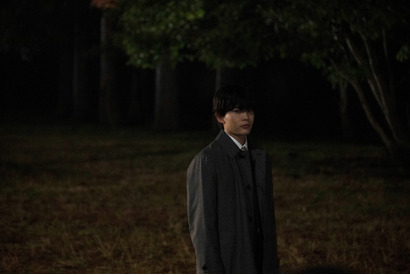 長尾謙杜「現代の若者の態度や考え方を“表現”」青江の場面写真公開『俺ではない炎上』 画像