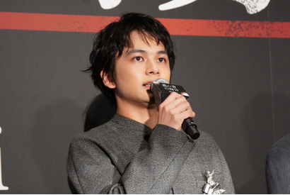 北村匠海「役者はヤドカリ」と持論！ その理由に林裕太、綾野剛は納得『愚か者の身分』完成披露 画像