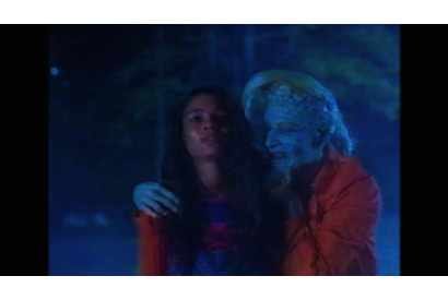 主人公たちがのめり込むテレビ番組「ピンク・オペーク」映し出す『テレビの中に入りたい』本編映像 画像