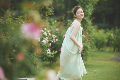 小芝風花「お花がテーマ」カレンダー2026「Flower」予約開始 画像