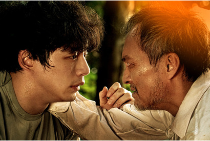 坂口健太郎が別次元の熱量で魅せる新境地『盤上の向日葵』　韓ドラファンも共鳴必至の愛憎ヒューマンミステリー 画像