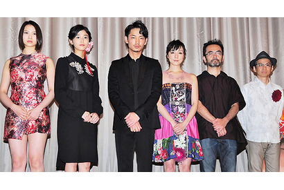 綾野剛の“診察”に伊藤歩「心をのぞかれたよう」、刈谷友衣子「照れました（笑）」 画像