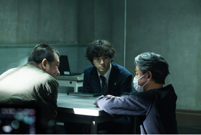山田裕貴と佐藤二朗、圧巻の心理戦『爆弾』メイキング写真＆撮影レポート 画像
