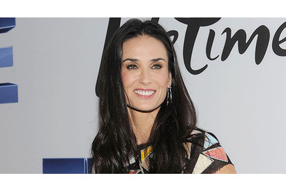 デミ・ムーア、降霊術の会に出席 画像