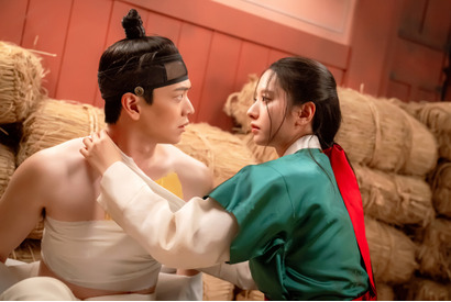 ユク・ソンジェ、圧巻の一人二役！「二十五、二十一」キム・ジヨン共演「鬼宮」12月、各配信サービスで見放題配信へ 画像