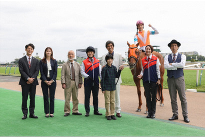 「真宙くんもかわいすぎます」「感動をありがとう」高杉真宙“佐木隆二郎”が登場「ザ・ロイヤルファミリー」 画像