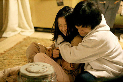 永作博美＆松山ケンイチ、冬の恋愛映画の傑作『人のセックスを笑うな』35mmフィルムで限定上映へ 画像