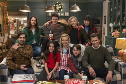 クリスマスに“ママを置き去り”!? ミシェル・ファイファー主演『なんて楽しいクリスマス！』Prime Videoで配信 画像