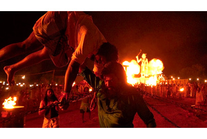 鎖で敵をなぎ倒す！迫力バトル満載『マーク・アントニー』アクショントレーラー 画像