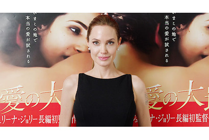 来日中のアンジェリーナ・ジョリー、国連大学でレイプ撲滅を訴える 画像