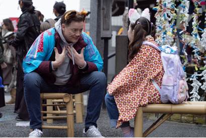 「この役にぴったり」「完璧」賞賛集まるブレンダン・フレイザー『レンタル・ファミリー』場面写真解禁 画像