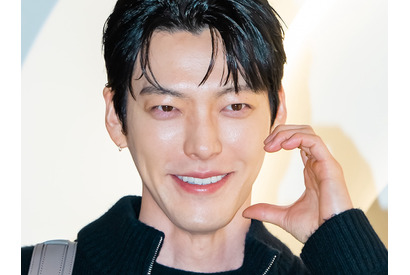 “プレ花婿” キム・ウビン、結婚発表後初めて公の場に登場！左手の指輪で“アクセント”【PHOTO】 画像