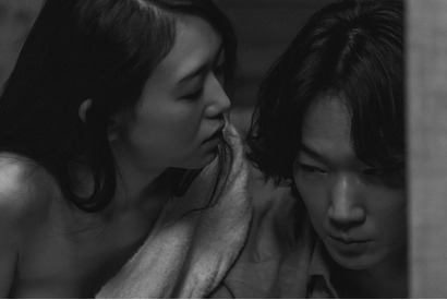 咲耶＆田中麗奈ほか、小説家“綾野剛”を翻弄する女性たち『星と月は天の穴』新場面写真＆特別映像 画像