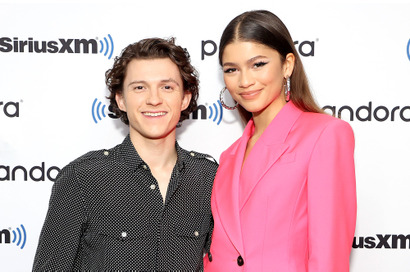 ゼンデイヤ、トム・ホランド一家と人気リアリティー番組の体験型イベント参加に対し、ファンからは「もう家族の一員だね」と羨望の声 画像