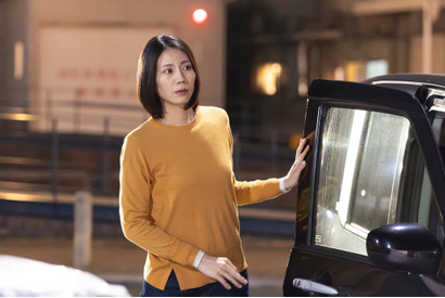 「もしかして後部座席に…」「未来の話だったりする…？」冒頭シーンに注目集まる「夫に間違いありません」 画像