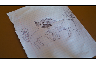 不穏な洞窟に迷い込んだ2匹の犬に一体何が？『トゥギャザー』カップルの「異変」に繋がる重要な冒頭本編映像 画像