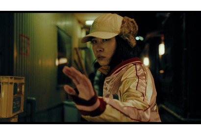 「ばけばけ」おサワ役で話題の円井わん、闇バイト相手にアクション初挑戦『ヒグマ!!』メイキング映像 画像