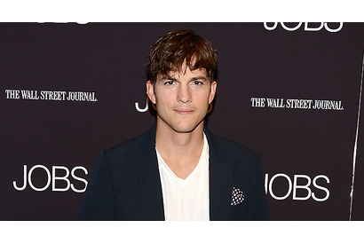 アシュトン・カッチャー、スティーブ・ジョブズのダイエットで病院に搬送される 画像