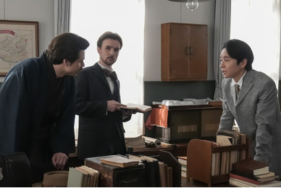 「ばけばけ」第101回あらすじ・場面写真　学校がなくなる可能性が発覚するが、ヘブンは家族に言わないよう丈と正木に口止めをする…2月23日放送 画像