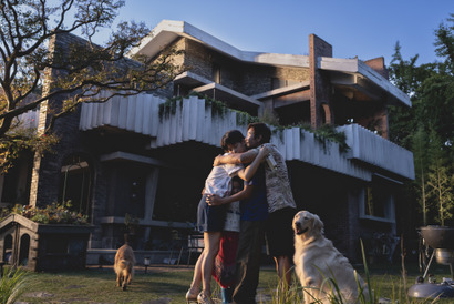 自慢の家、家族…「全てを叶えた」イ・ビョンホン演じる主人公の転落『しあわせな選択』本編映像 画像