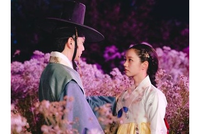 『花が咲けば、月を想い』ユ・スンホ×イ・ヘリ、ついにキス寸前 画像
