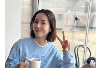 『朱蒙』女優ハン・ヘジン、本当に40代!? 日常の1コマで見せた“奇跡の若見えビジュアル”【PHOTO】 画像