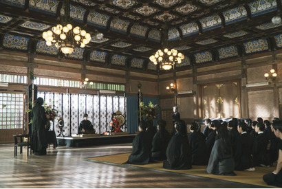 永瀬廉“玲夜”が吉川愛“柚子”を迎え入れる『鬼の花嫁』本編映像 ビジュアルカードの入プレ配布も決定 画像