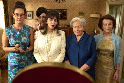 “パワフルな母”と“推し”が奇跡を起こす『ママと神さまとシルヴィ・バルタン』特別合同試写会に50名様 画像