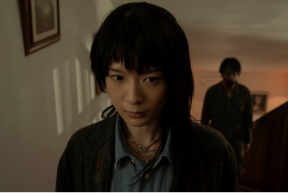 穂志もえか“霊媒師・愛里”の背後に現れたのは…『Never After Dark／ネバーアフターダーク』4月10日ムビチケ発売 画像