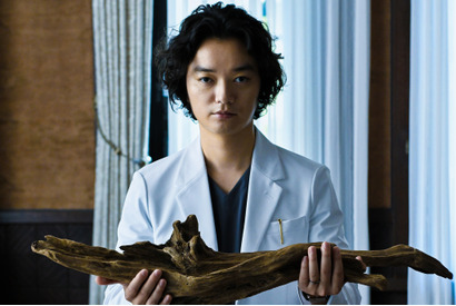 “不要な手足”を切り落とす…染谷将太”医師”、不穏な気配漂う『廃用身』本予告＆場面写真 画像