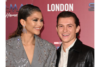 ゼンデイヤ、トム・ホランドとの初対面で「運命の人」と感じたとのろける 画像