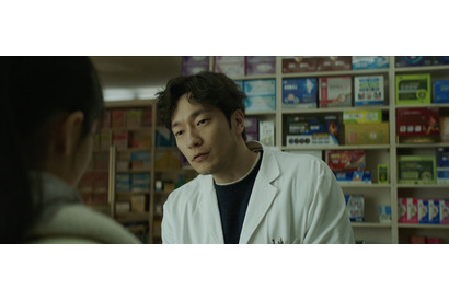 「彼ならぴったり」監督が直々オファー！ソン・ソック、優しさ溢れる癒しの薬剤師を熱演『大丈夫、大丈夫、大丈夫！』本編映像 画像