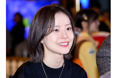 “熱愛報道ゼロだったのに…” 女優ムン・チェウォン、電撃結婚で浮上した「授かり婚」疑惑を即座に否定 画像
