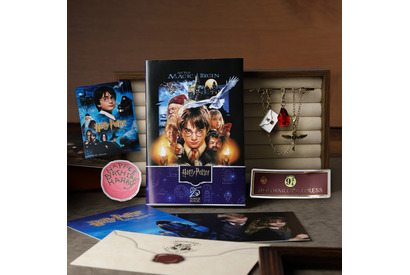 『ハリー・ポッター』25周年記念、毎月25日に新商品販売 第一弾はブローチ、ポストカード、ステッカー 画像