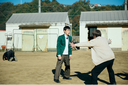 青木柚“転校生・優” 、「集団行動」に抗う『NEW GROUP』場面写真解禁 画像