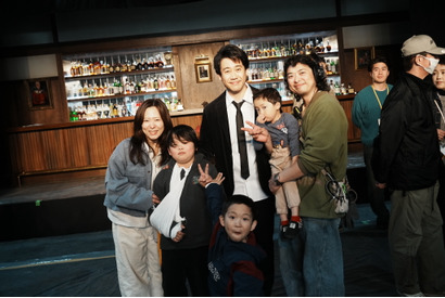 業界の活性化や職場環境の改善にひと役　日本映画界では希少、大泉洋＆松田龍平主演『BYE BYE LOVE 探偵はBARにいる』がファミリーデイ実施 画像