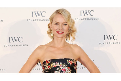 ナオミ・ワッツ、新作伝記映画でのダイアナ元妃のアクセント習得に緊張 画像