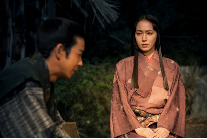 「豊臣兄弟！」第19回あらすじ・場面写真　小一郎は慶が密かに足を運んでいるという村へ向かうと、ひた隠しにしていた悲しい過去を知ることに…5月17日放送 画像